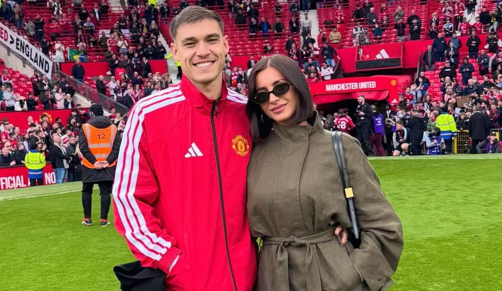 Manuel Ugarte y su pareja Georgia May Heath en Old Trafford