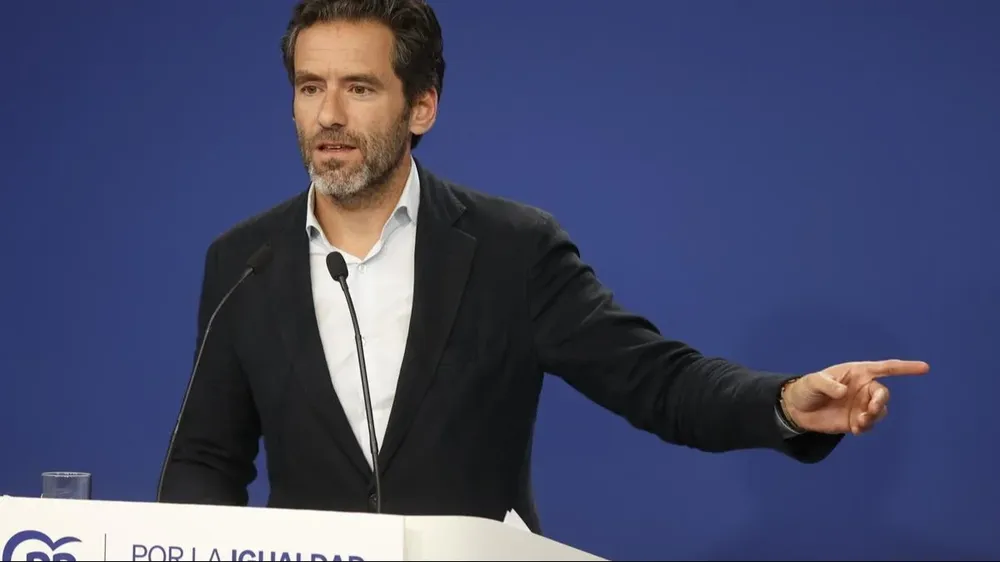 Borja Sémper, brindó una conferencia de prensa en la sede de Génova