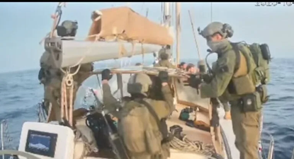 La incursión de las fuerzas israelíes en una de la embarcaciones de la Global Sumud Flotilla.