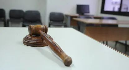 exjuez de menores es acusado de buscar a victima por el liceo y practicarle sadomasoquismo