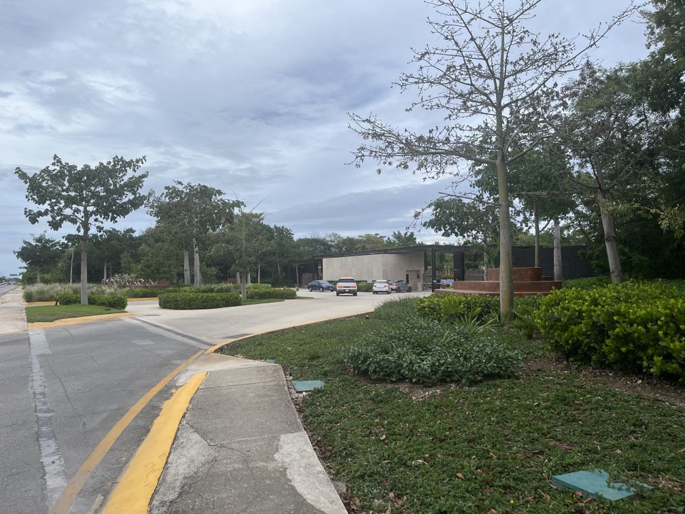 El acceso al hotel Fairmont Mayakoba, donde la selección uruguaya se hospedará durante el Mundial 2026