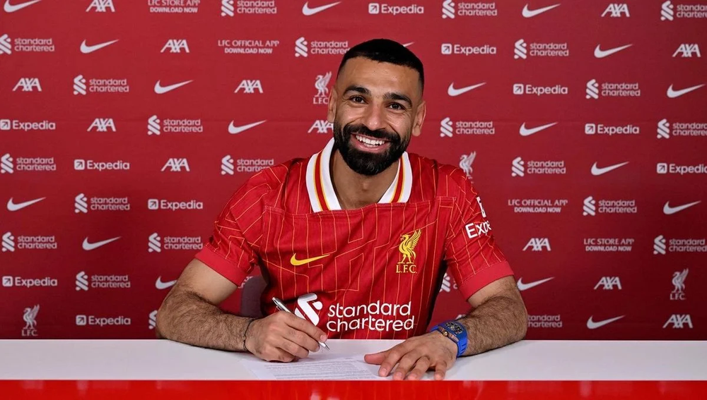 Mohamed Salah renueva con el Liverpool FC hasta 2027.