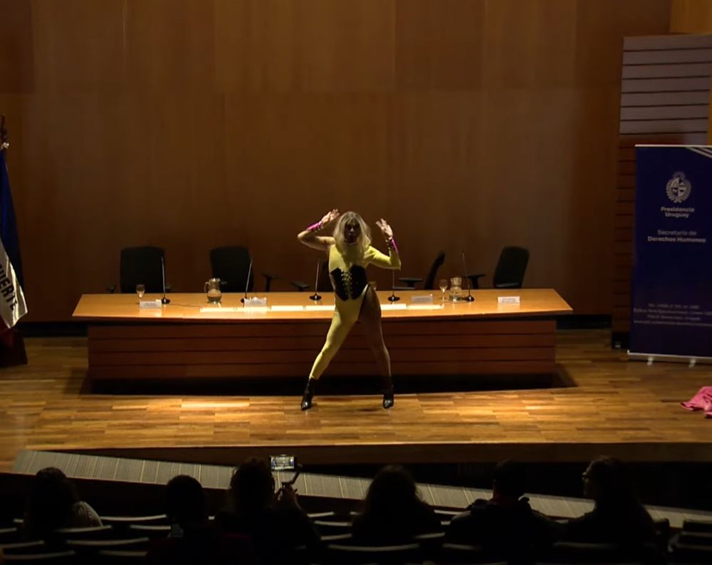 Parte de la presentación de Negrashka Fox
