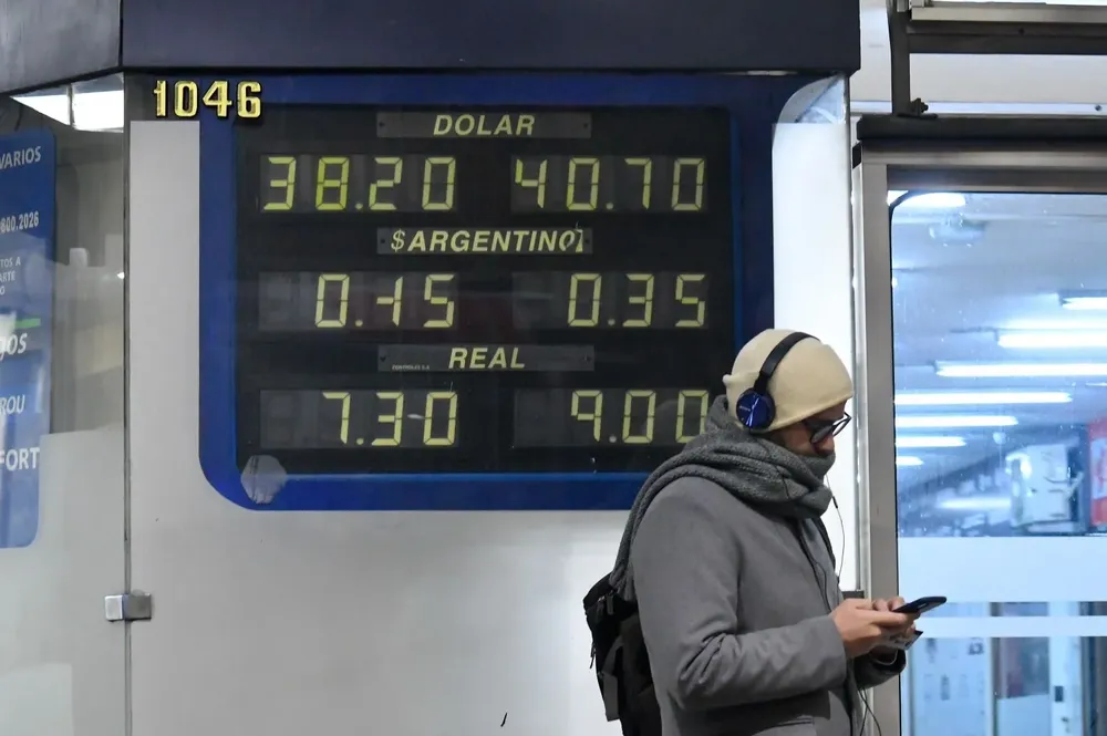 La punta compradora en los cambios se ofrece levemente por arriba de los $ 38.