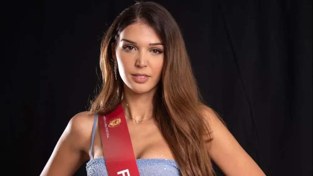 Orgullosa de ser la primera mujer trans en competir por el título de Miss Universo, escribió en las redes sociales.