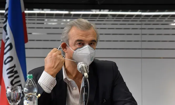 Larrañaga cuestionó jarabe de pico del FA en primer cruce con Bonomi del otro lado del mostrador