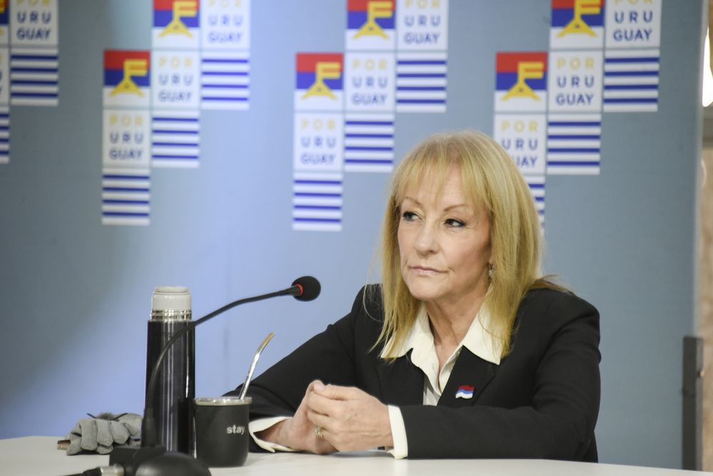 20240704 Orsi y Cosse se reunen con el Secretariado Ejecutivo del FA (17).jpg