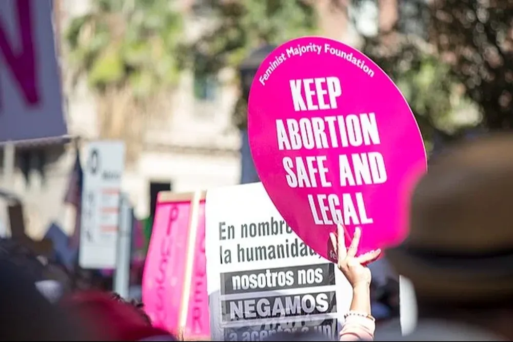 Una de las tantas manifestaciones donde la comunidad pide legislación por el aborto legal y seguro en los 14 estados de Estados Unidos donde esa práctica está prohibida.