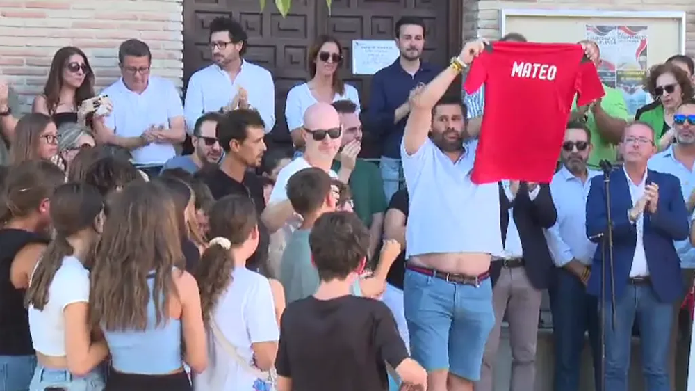 Familiares y vecinos del niño asesinado reclaman justicia en Mocejón.