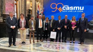 CASMU celebró 90 años con una actividad científica internacional en el Palacio Legislativo y lanzó su sello conmemorativo