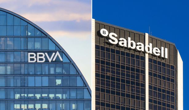 Edificios de BBVA y Banco Sabadell