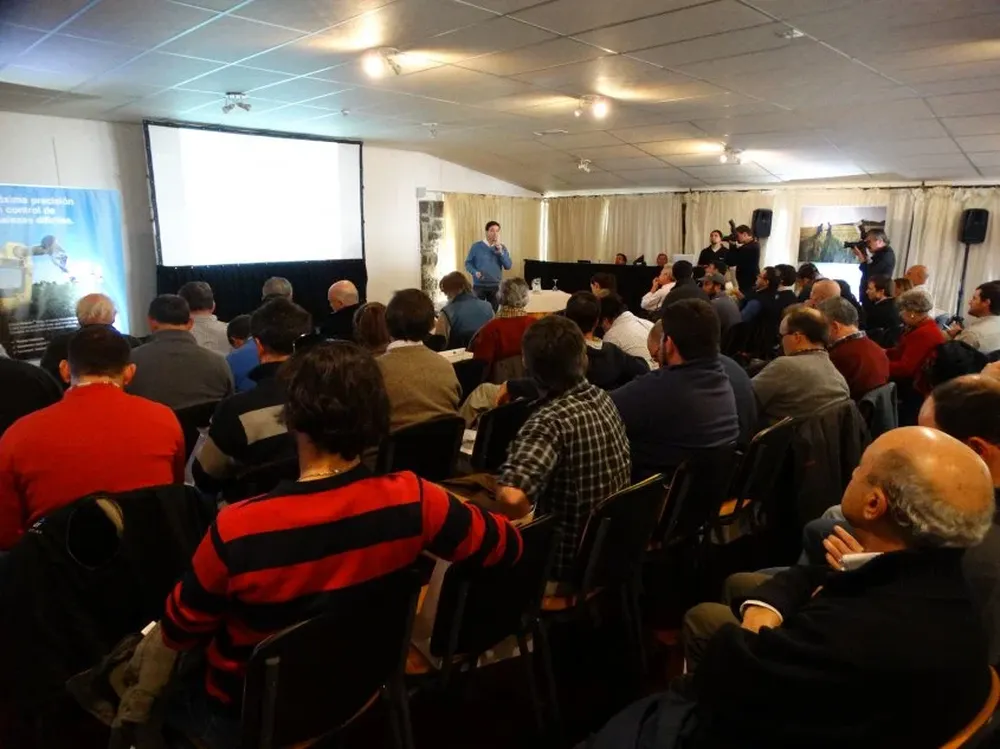 Unos 120 productores y técnicos participaron en el Seminario de Syngenta, realizado en Nueva Helvecia