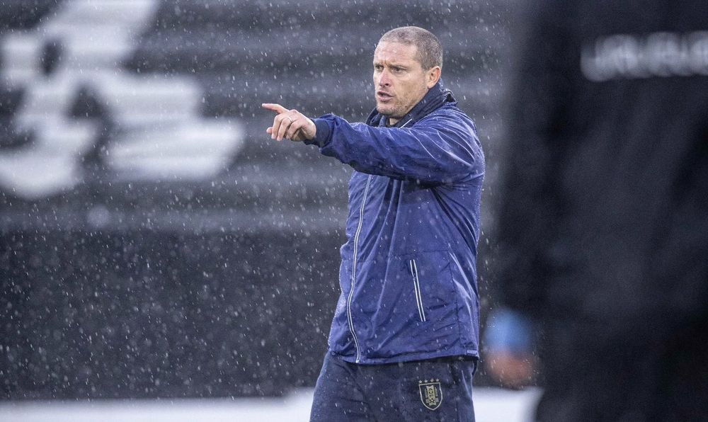 Diego Pérez, entrenador de la selección de Uruguay integrada por futbolistas del medio