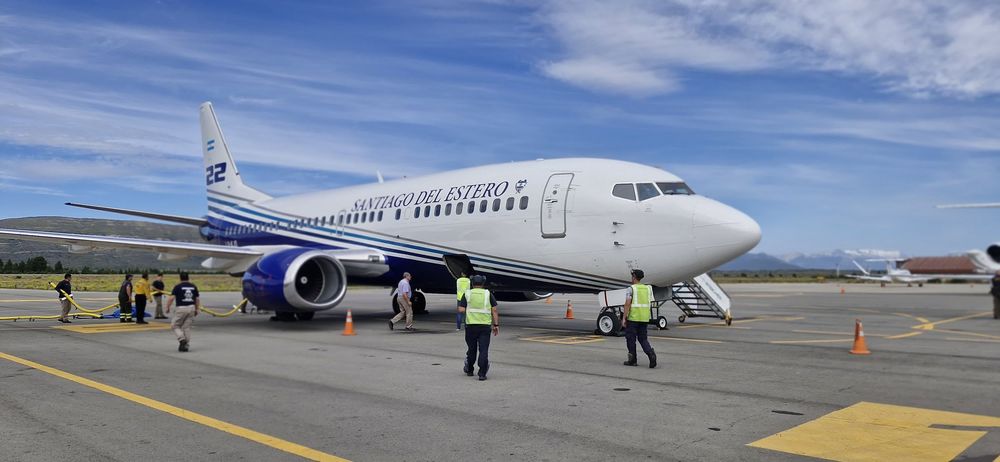 El avión, gestionado por el gobernador Gerardo Zamora, fue clave para contener el foco principal.