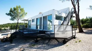 Uruguay construye viviendas con calidad, tiempos de obra y costos atrasados en tiempos de manejar la casa a través del celular