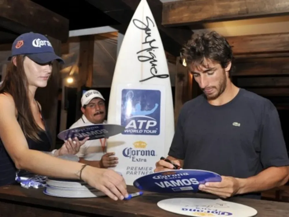 Cuevas puso la firma en Acapulco