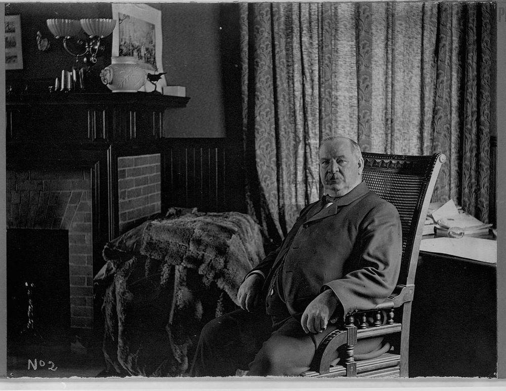 El presidente Grover Cleveland condenó las acciones de los conspiradores estadounidenses y les ordenó reponer a la reina en el trono, pero se negaron.