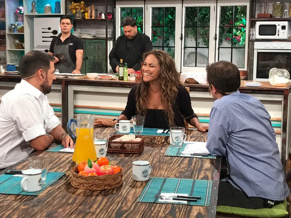 Tina en la mesa de Vamo Arriba.
