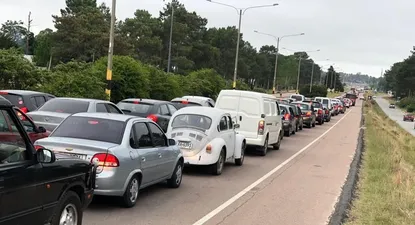 exodo hacia el este: transito congestionado en varios tramos de la interbalnearia