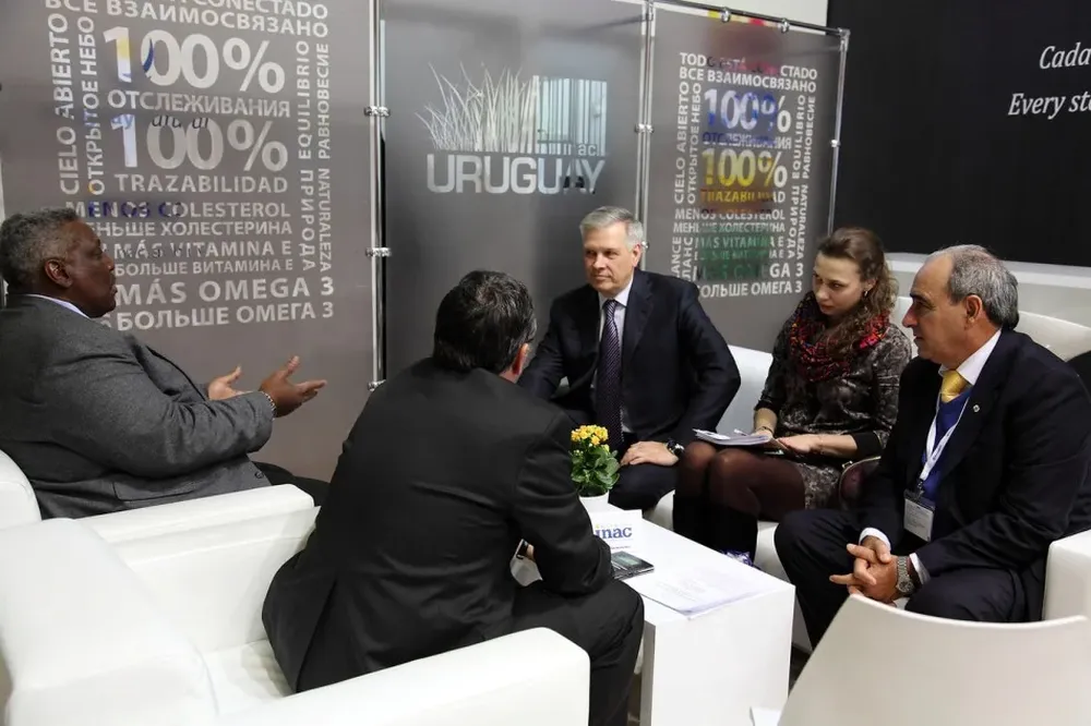 Encuentro de autoridades de Uruguay y Rusia en el Stand de INAC en la Prodexpo