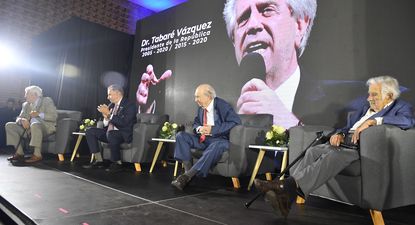 El Observador | 40 años de democracia, casa del Partido Colorado.