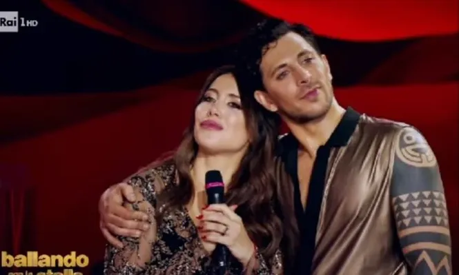 La modelo participa del Bailando en Italia