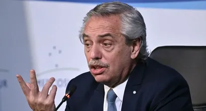 Alberto Fernández en su despedida