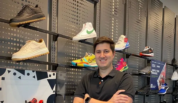 Martín Ponieman trabaja como irector de Human Resources Business Partner en Nike Inc.