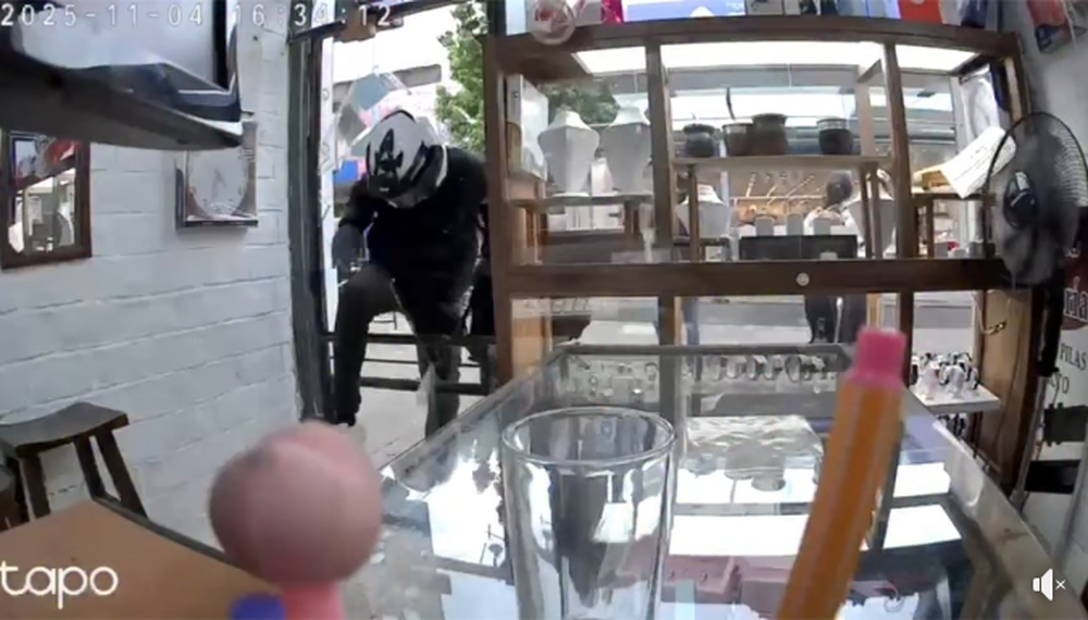 Robo piraña en joyería de Las Piedras