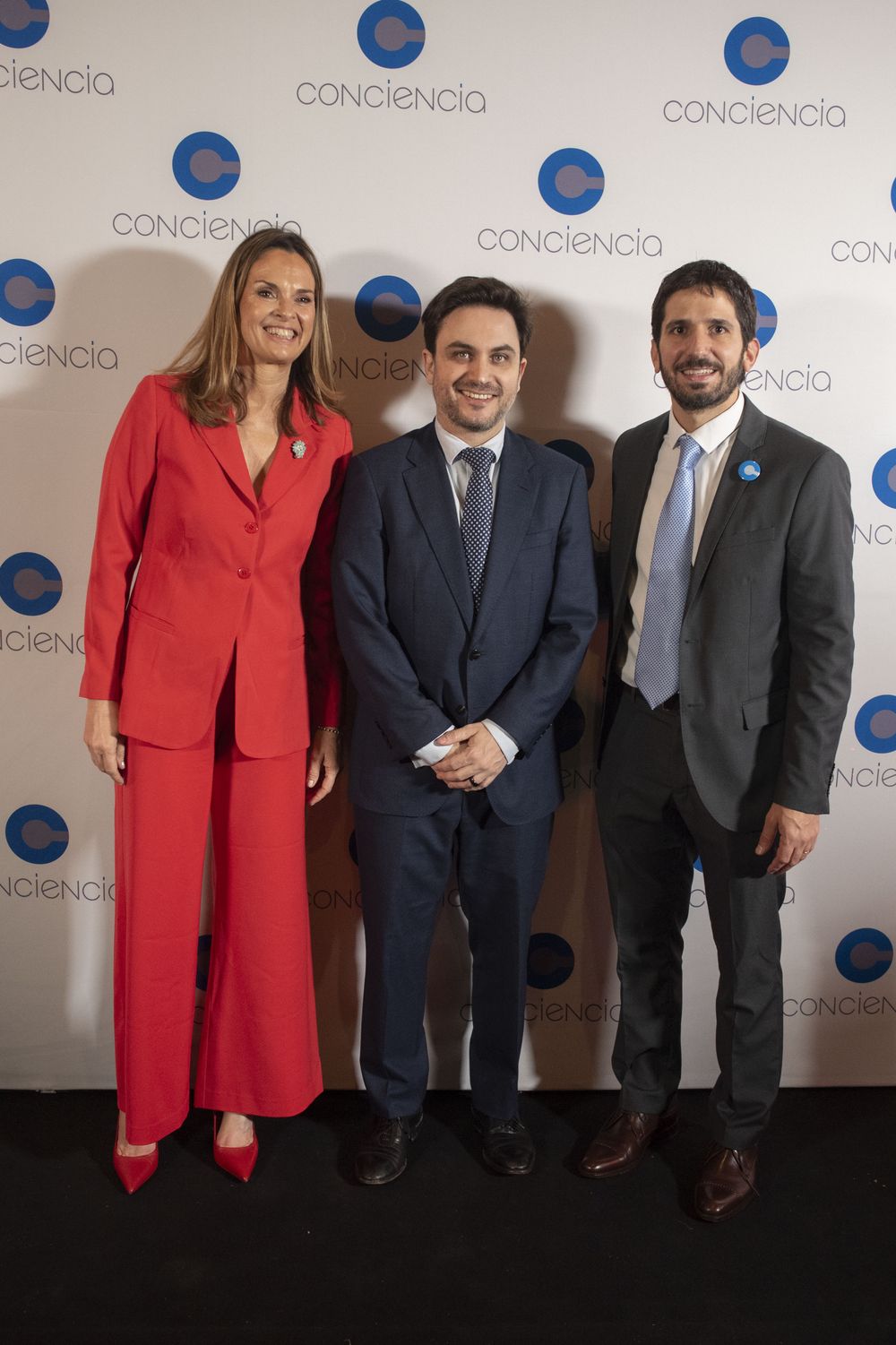 El legislador de la Ciudad Ramiro Marra junto a Silvana Vives y Juan Manuel Fernández Alves El legislador de la Ciudad Ramiro Marra junto a Silvana Vives y Juan Manuel Fernández Alves