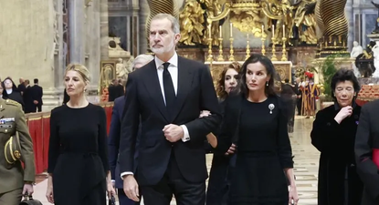 Felipe VI y Letizia en el funeral del papa Francisco en el Vaticano