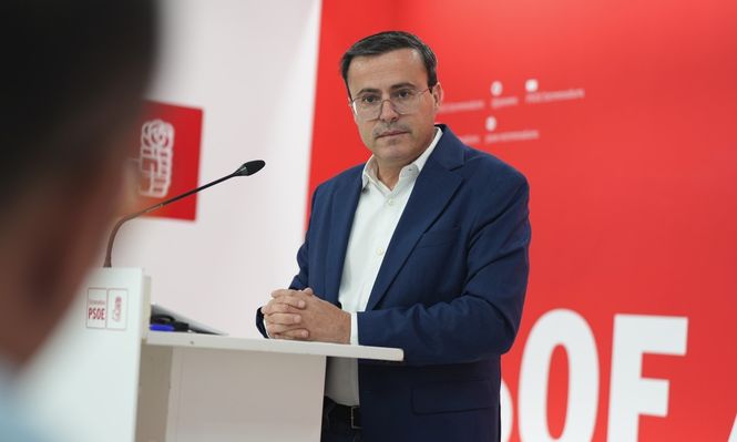 El secretario general del PSOE de Extremadura, Miguel Ángel Gallardo, en rueda de prensa en Mérida