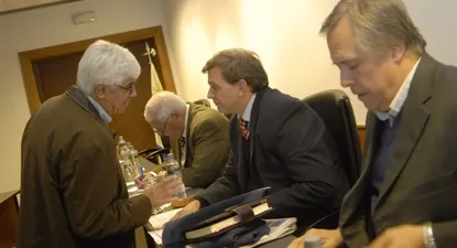 Donato Rivas charlando con Sebastián Bauzá