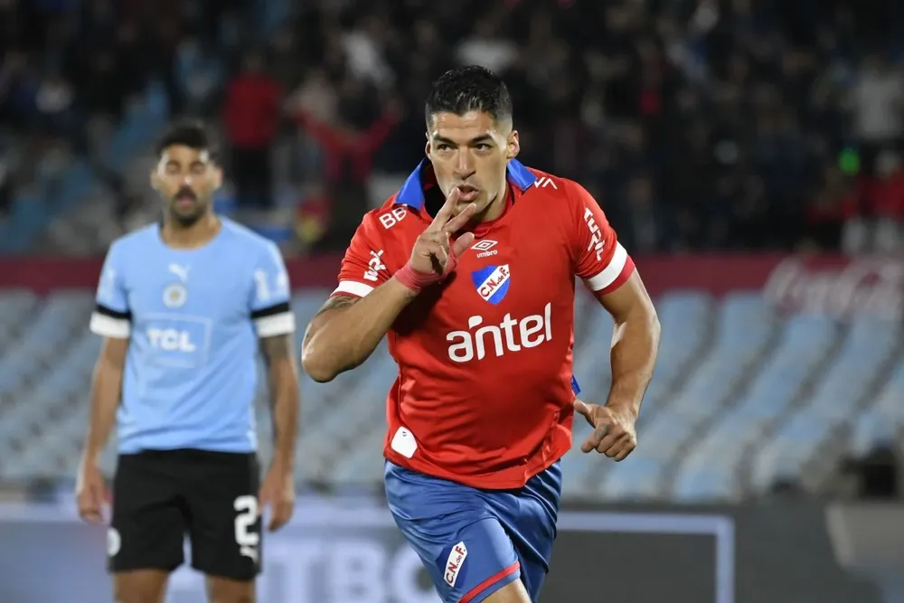 Luis Suárez jugará su cuarto clásico