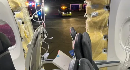 La sección del fuselaje que cedió parece ser un área que puede ser una puerta de salida de emergencia adicional para algunos operadores, pero no en los aviones de Alaska Airlines