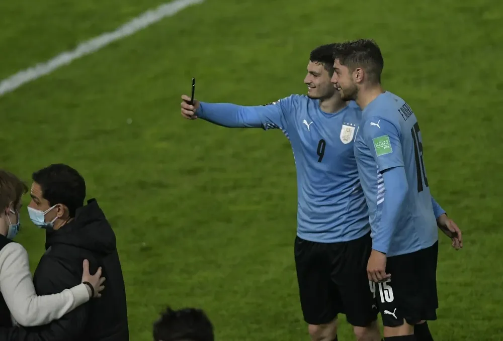 Álvarez Martínez y Valverde y una selfie que puede repetir este jueves luego de Ecuador
