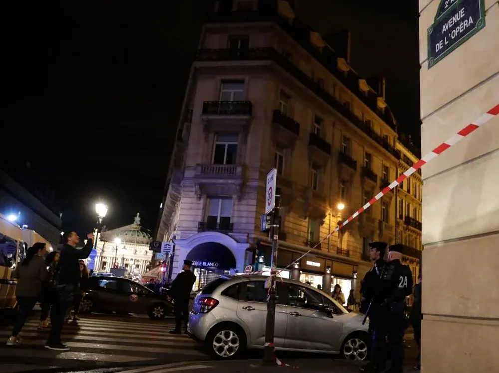 El hecho ocurrió en Ópera, en el centro de París