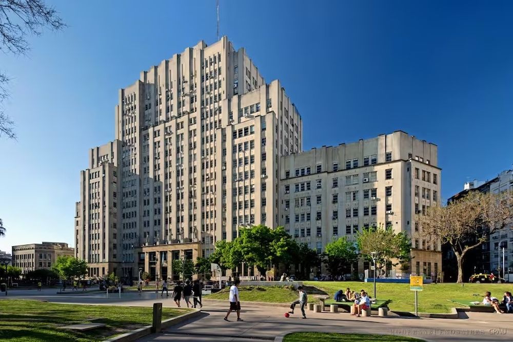 El edificio de la facultad de Medicina de la UBA.