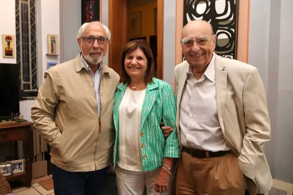 Patricia Bullrich con Juio María Sanguinetti y Santiago Kovladoff