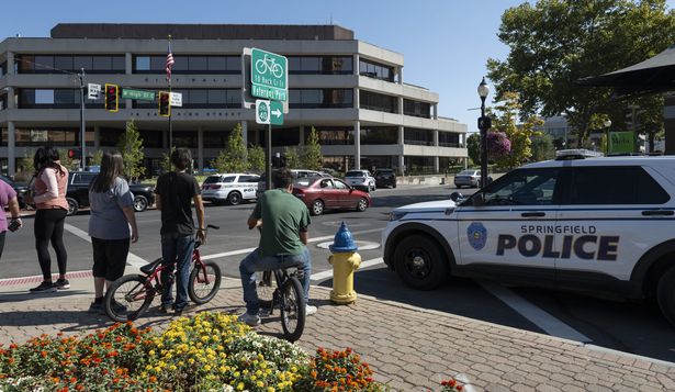 El Ayuntamiento, dos escuelas y otras oficinas de Springfield fueron evacuados por una amenaza de bomba