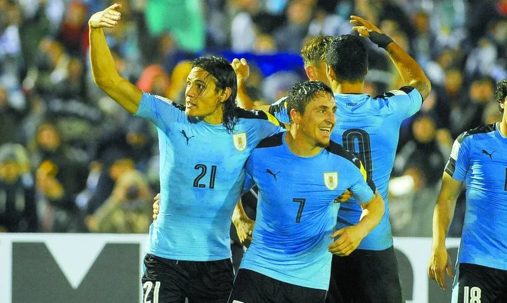 Edinson Cavani y Cristian Rodríguez