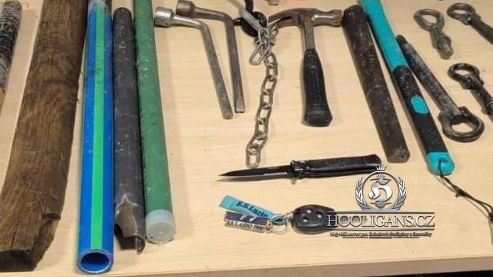 Los elementos incautados a los agresores.