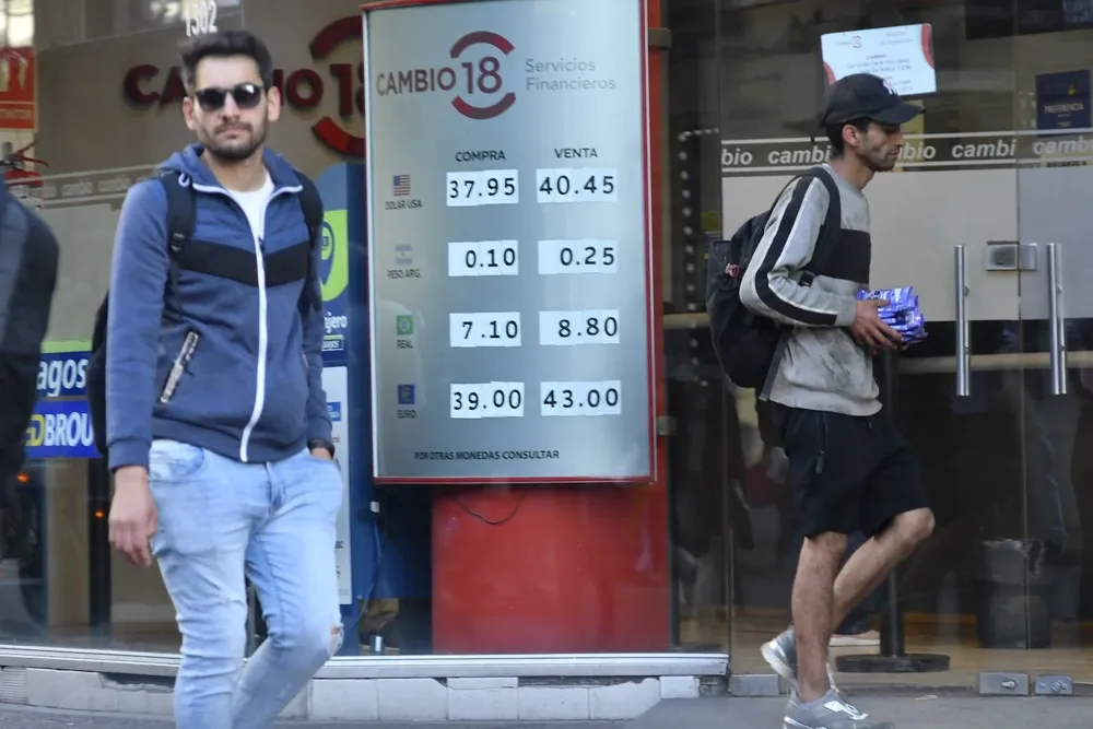 Pizarra de cambio. (Archivo)