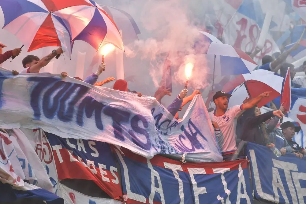 Los hinchas de Nacional en el Campeón del Siglo