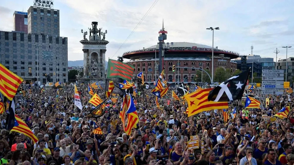 Cientos de miles de personas celebran en Barcelona la Diada catalana. (Archivo)