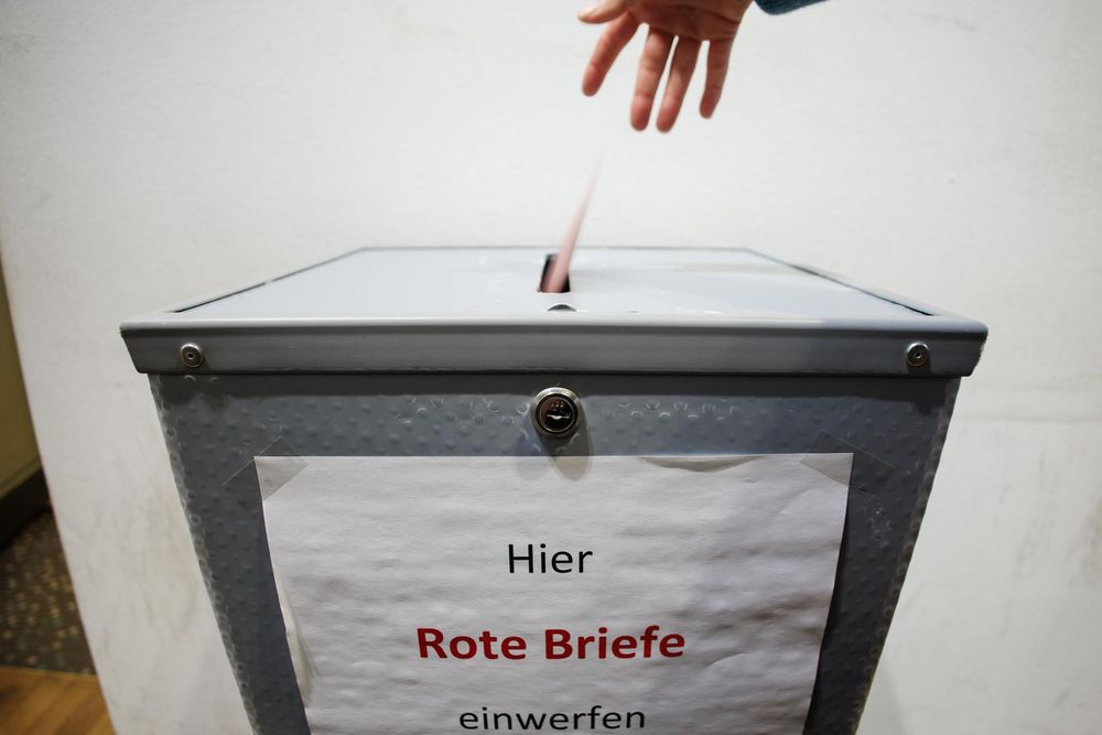 Una urna para votar en las elecciones legislativas de Alemania. EFE