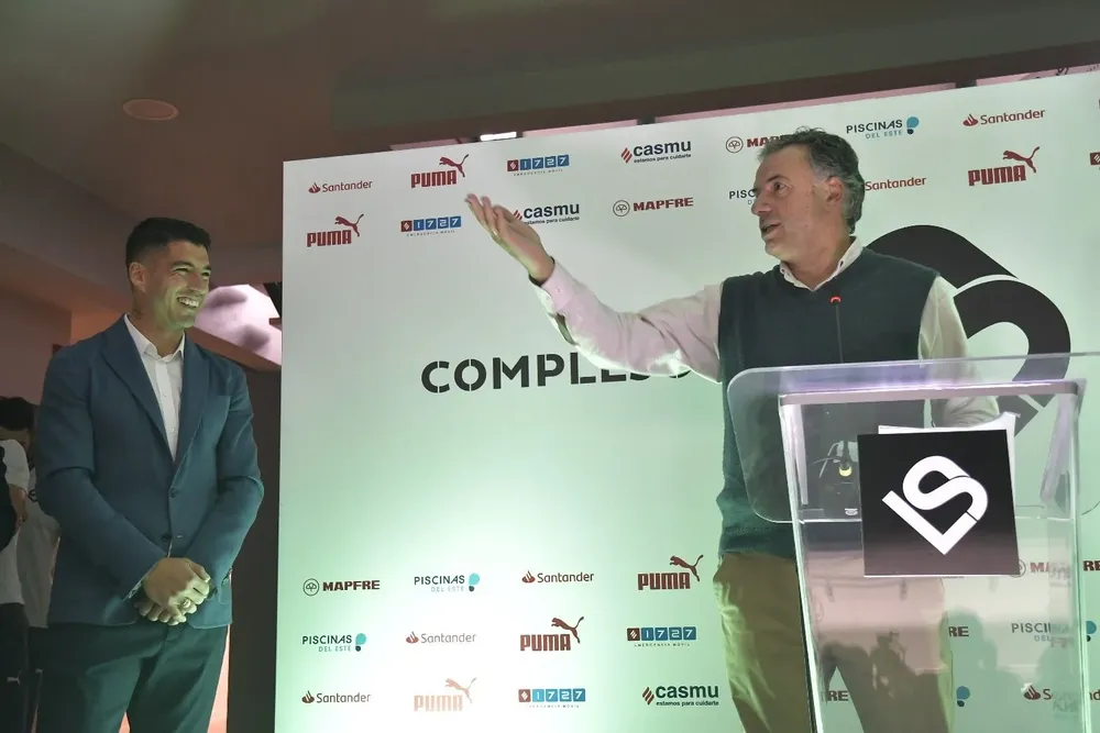 Orsi en la inauguración de las nuevas instalaciones del Complejo LS