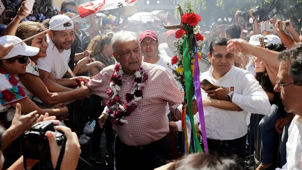 Las encuestas coinciden en señalar a AMLO como favorito de cara a las elecciones.