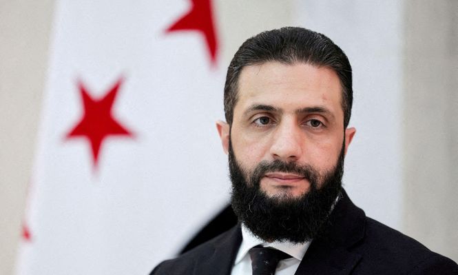 Antes conocido por su nombre de guerra Abu Mohammed al Jolani, el nuevo líder sirio ha ganado reconocimiento internacional al mostrarse más moderado.