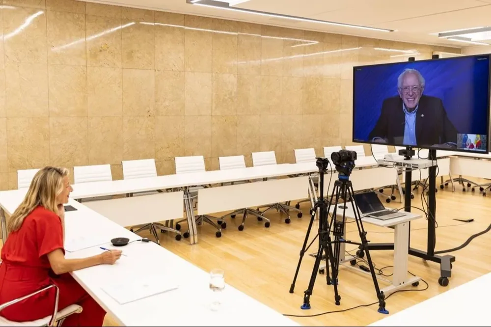 La vicepresidenta segunda y ministra de Trabajo, Yolanda Díaz, se reúne de forma telemática con el senador demócrata estadounidense, Bernie Sanders